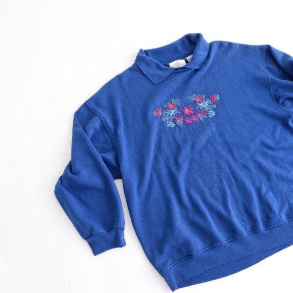 Vintage Essentials Needs  Blue Floral Design Grandmacore Long Sleeve Sweater - Picture 7 of 10